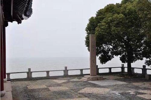 万顷波涛一望收