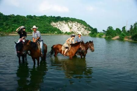 牛仔风情度假村